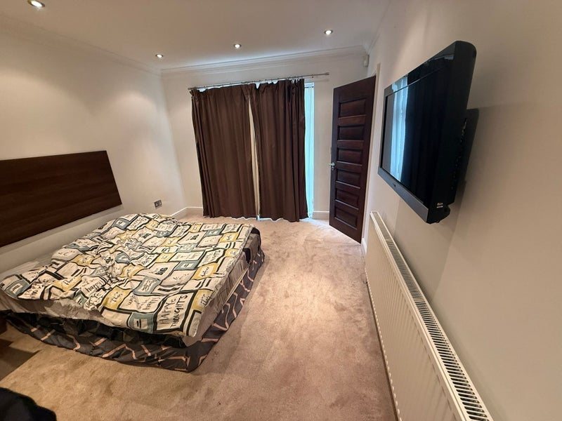 Room Ederoyd Grove in Leeds