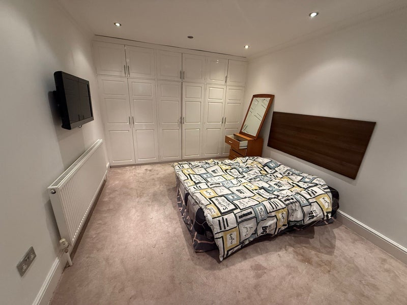 Room Ederoyd Grove in Leeds