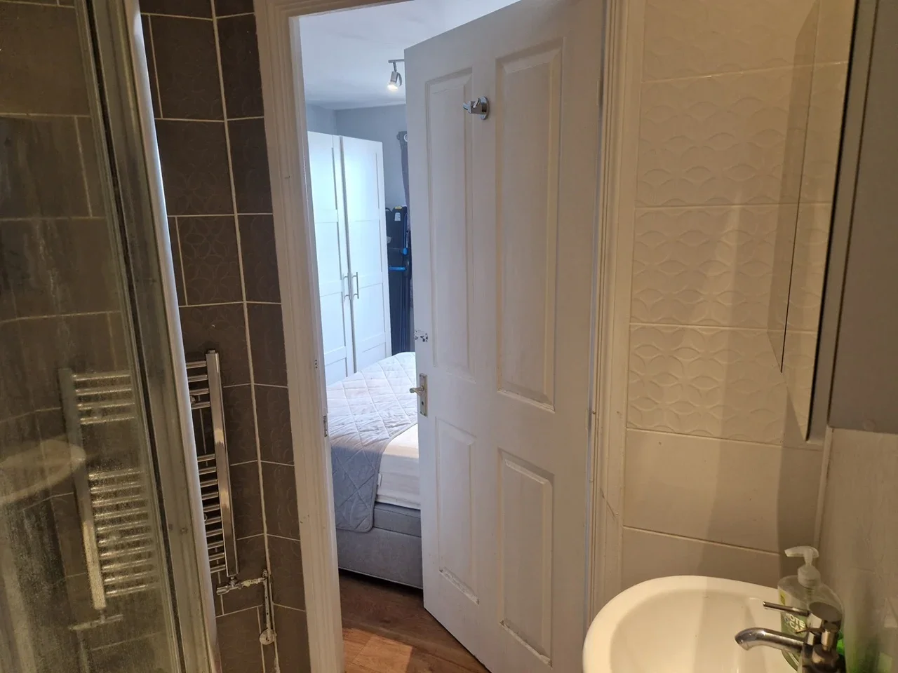 Room Macarthur Close in Greater London