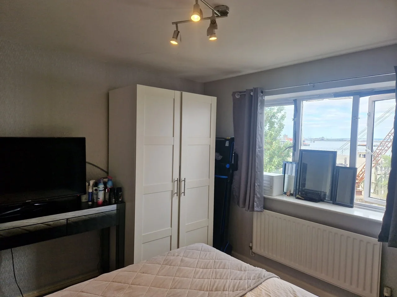 Room Macarthur Close in Greater London