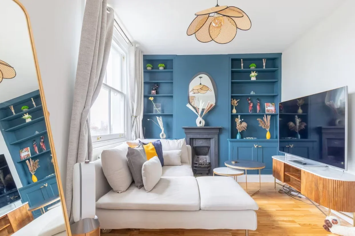 Flat The Chase in Greater London
