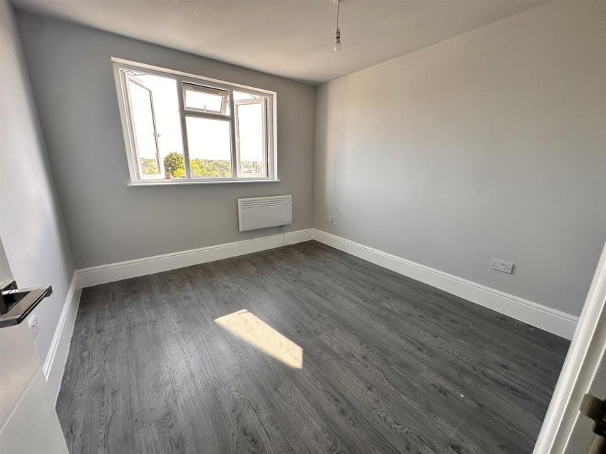 Flat Quinton Road West in Birmingham