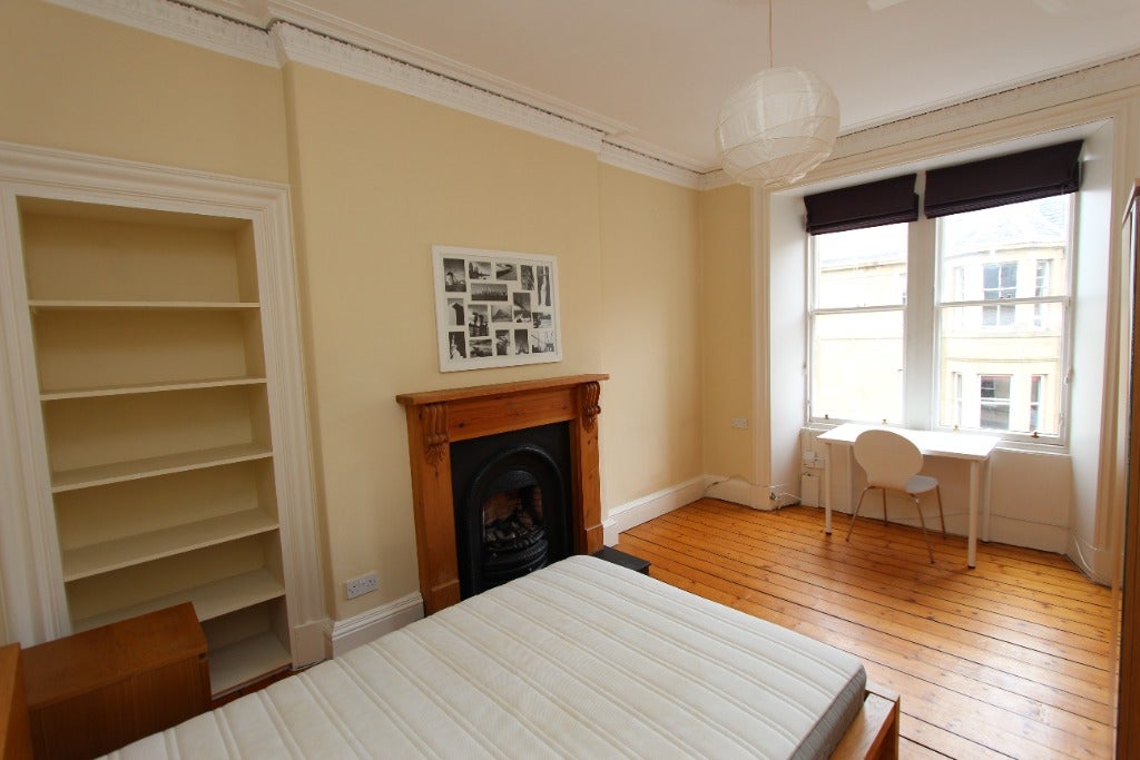 Flat Tay Street in City of Edinburgh