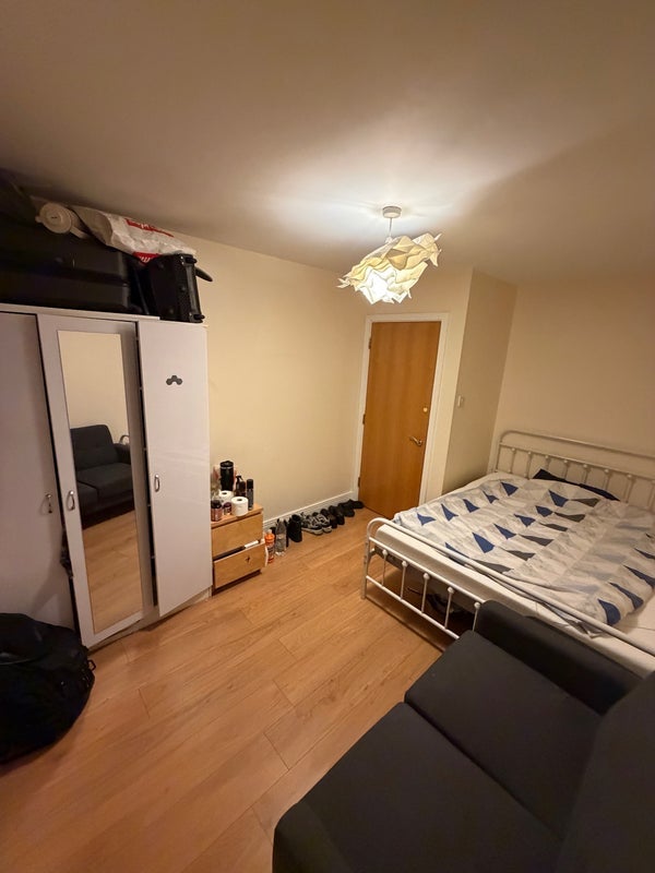 Room High Street in Greater London