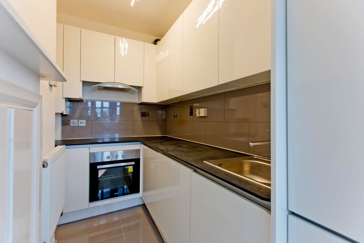 Flat Holly Hill in Greater London