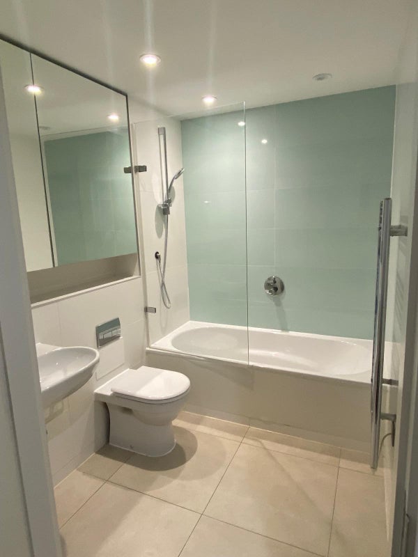 Room Walworth Road in Greater London