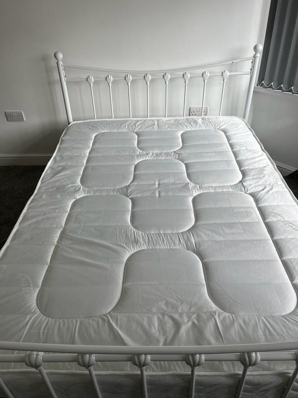 Room Boyn Valley Road in Maidenhead