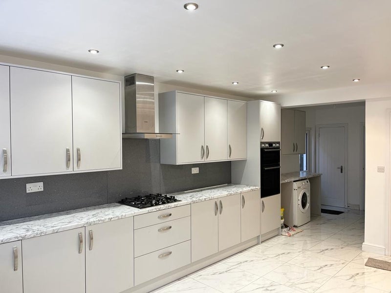 Room Boyn Valley Road in Maidenhead