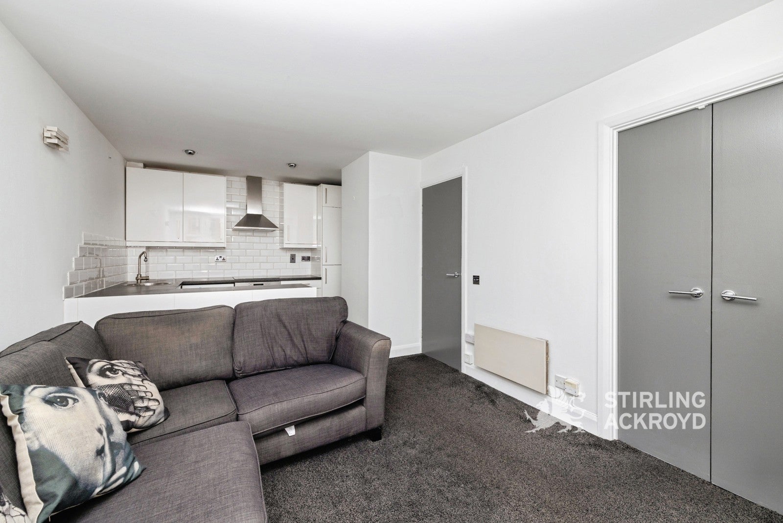 Flat Fairfield Road in Greater London