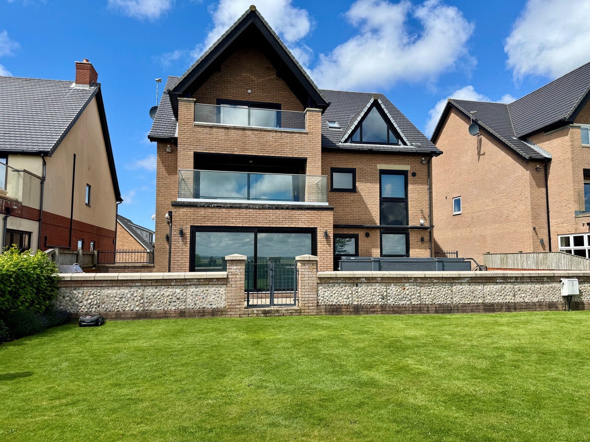House Vanguard Wharf in Borough of Fylde