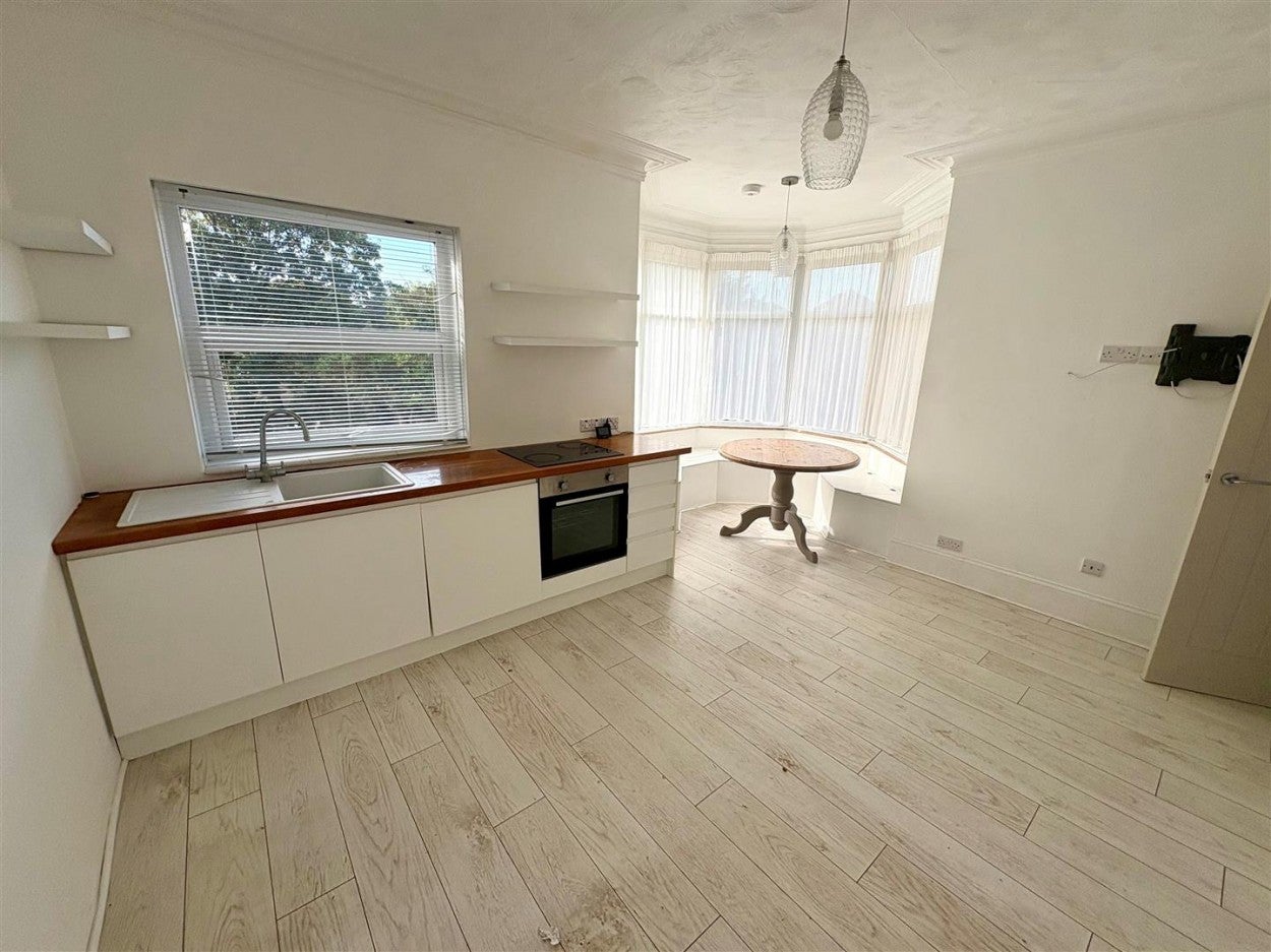Flat Longford Road in Arun