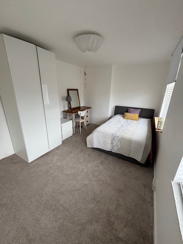 Room Seabridge Lane in Newcastle-under-Lyme