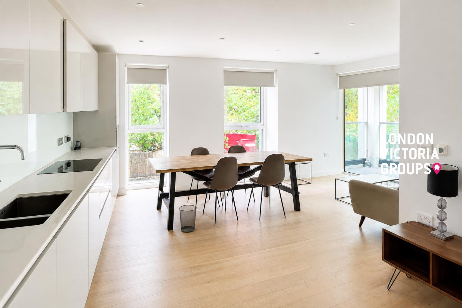 Flat Deacon Street in Greater London