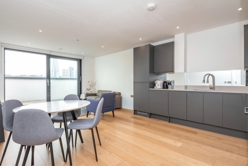 Room Webber Street in Greater London