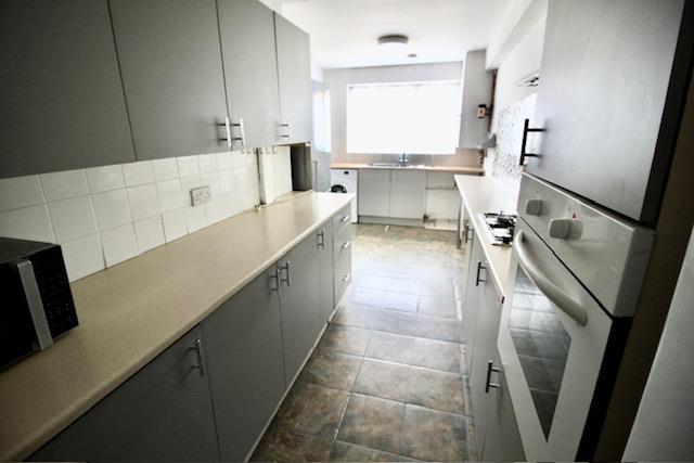 Flat Hurley Road in Greater London