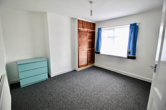 Flat Hurley Road in Greater London