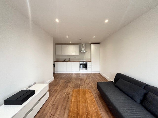 Flat Walton Street in Aylesbury