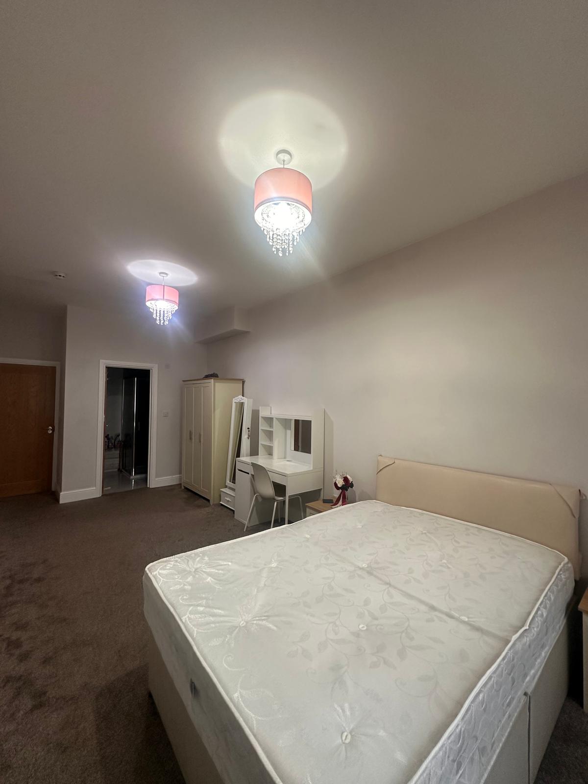 Room Airthrie Road in Greater London