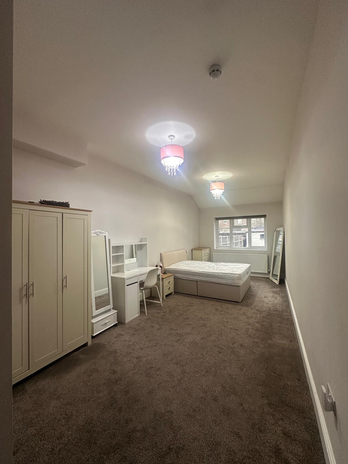 Room Airthrie Road in Greater London