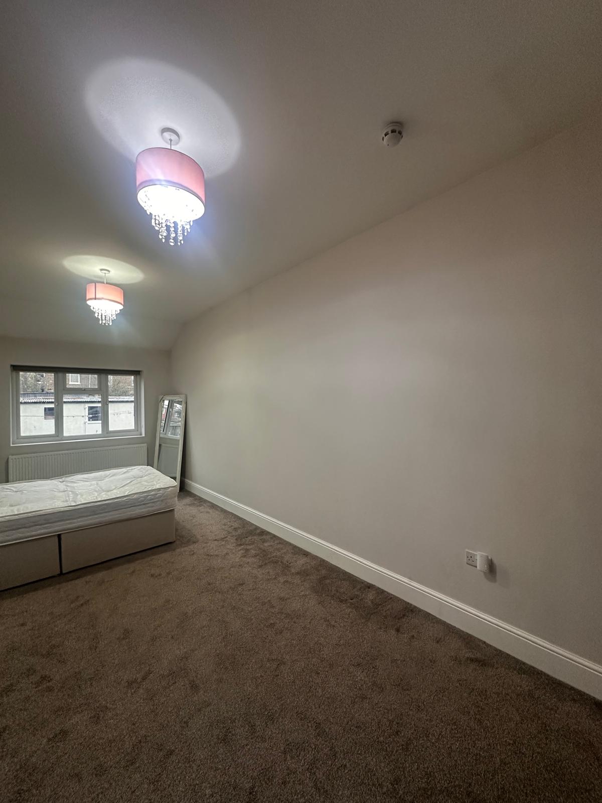 Room Airthrie Road in Greater London