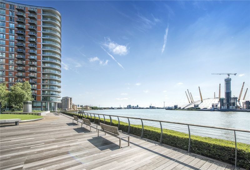 Flat Fairmont Avenue in Greater London