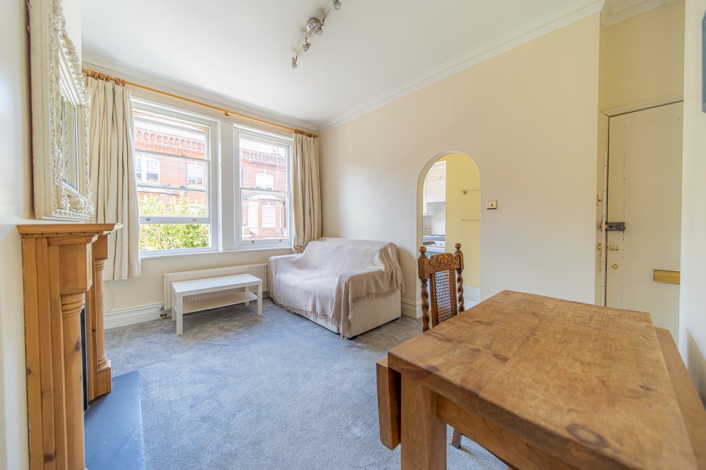 Flat Fairholme Road in Greater London