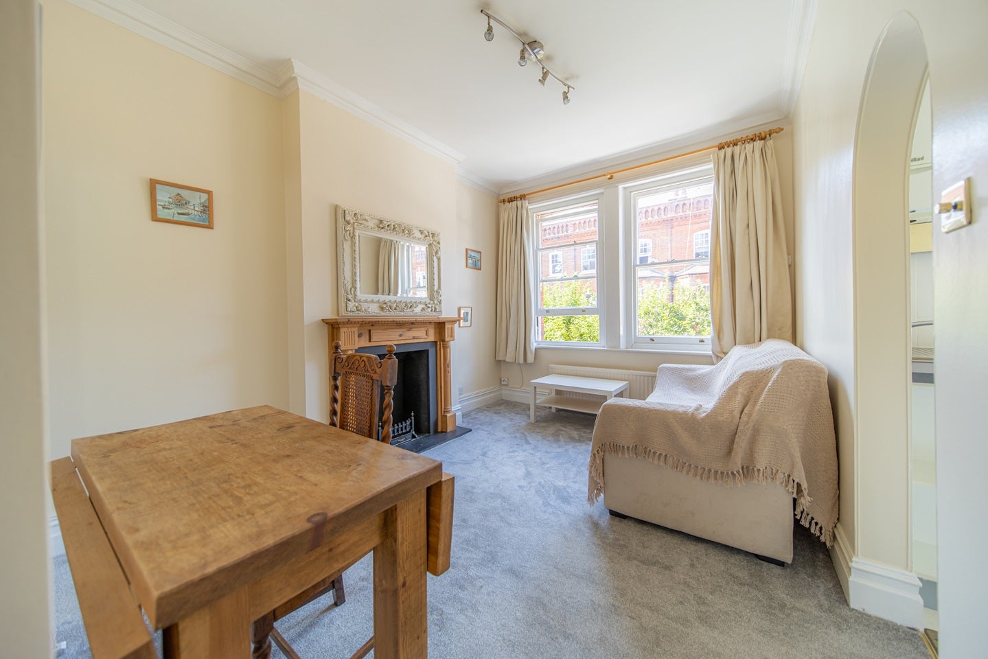 Flat Fairholme Road in Greater London