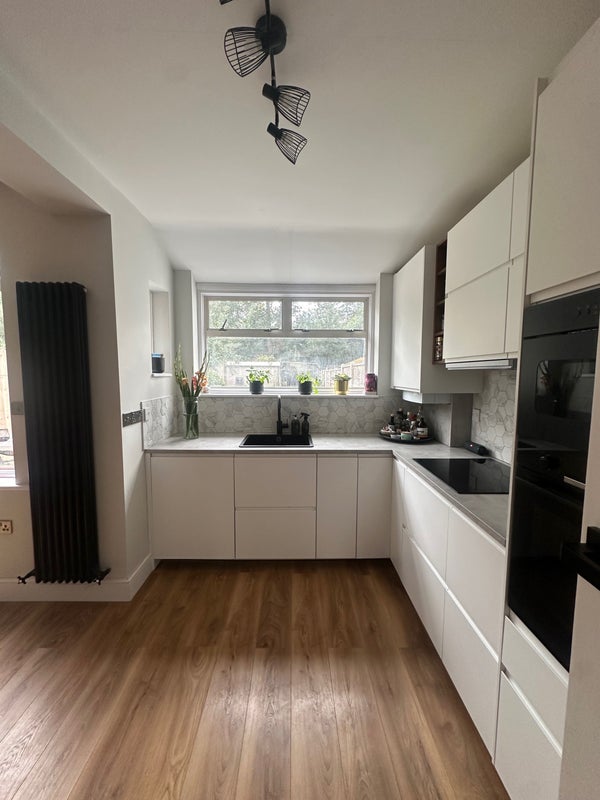 Room Ernest Grove in Greater London