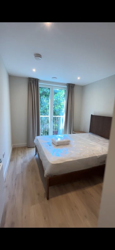 Room Clements Road in Greater London