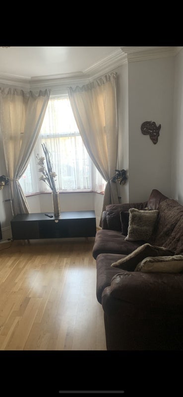 Room Ecclesbourne Road in Greater London