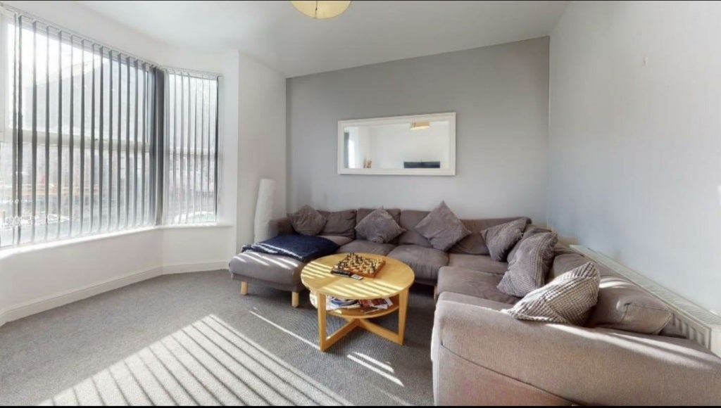 Room Beeston Road in Nottingham