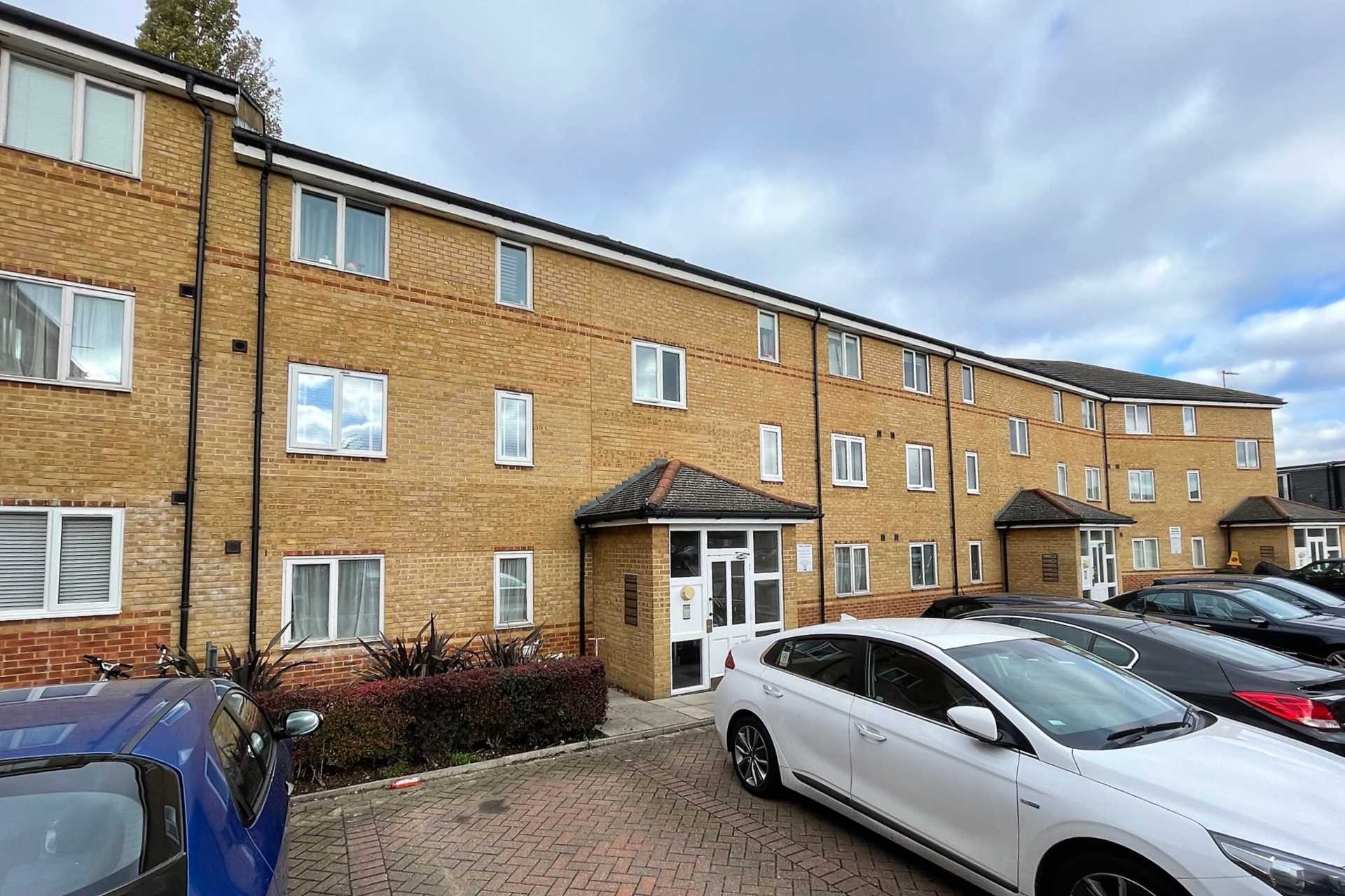Flat Garth Road in Greater London