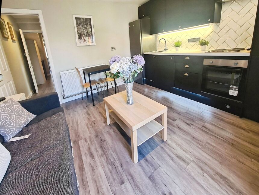 Flat Salisbury Close in Eastleigh