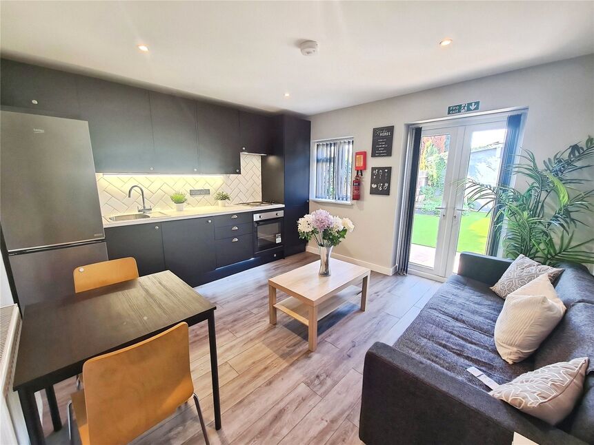 Flat Salisbury Close in Eastleigh
