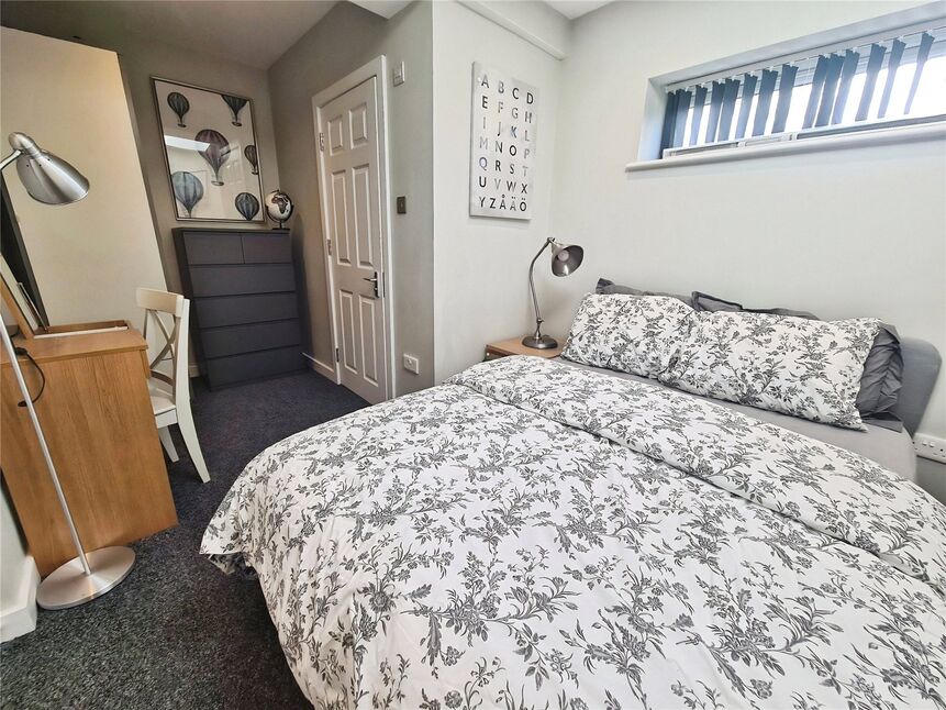 Flat Salisbury Close in Eastleigh