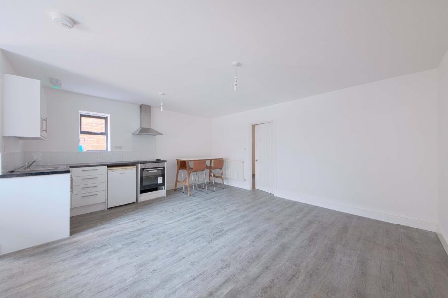 Flat Nicholsons Lane in Maidenhead