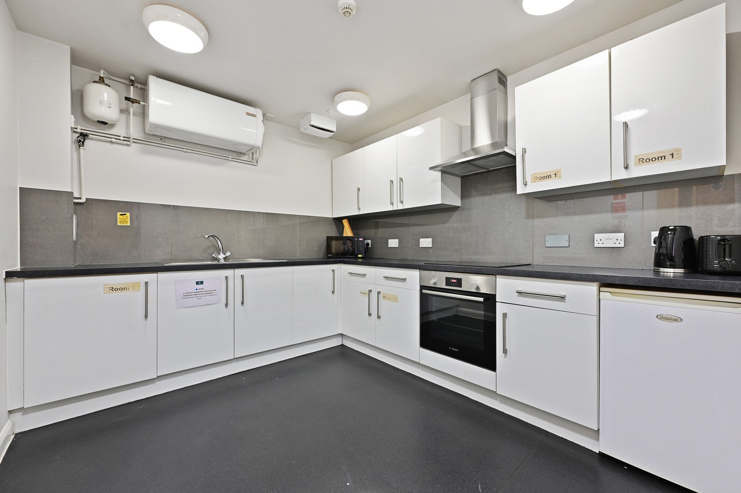 Room Westland Road in Watford