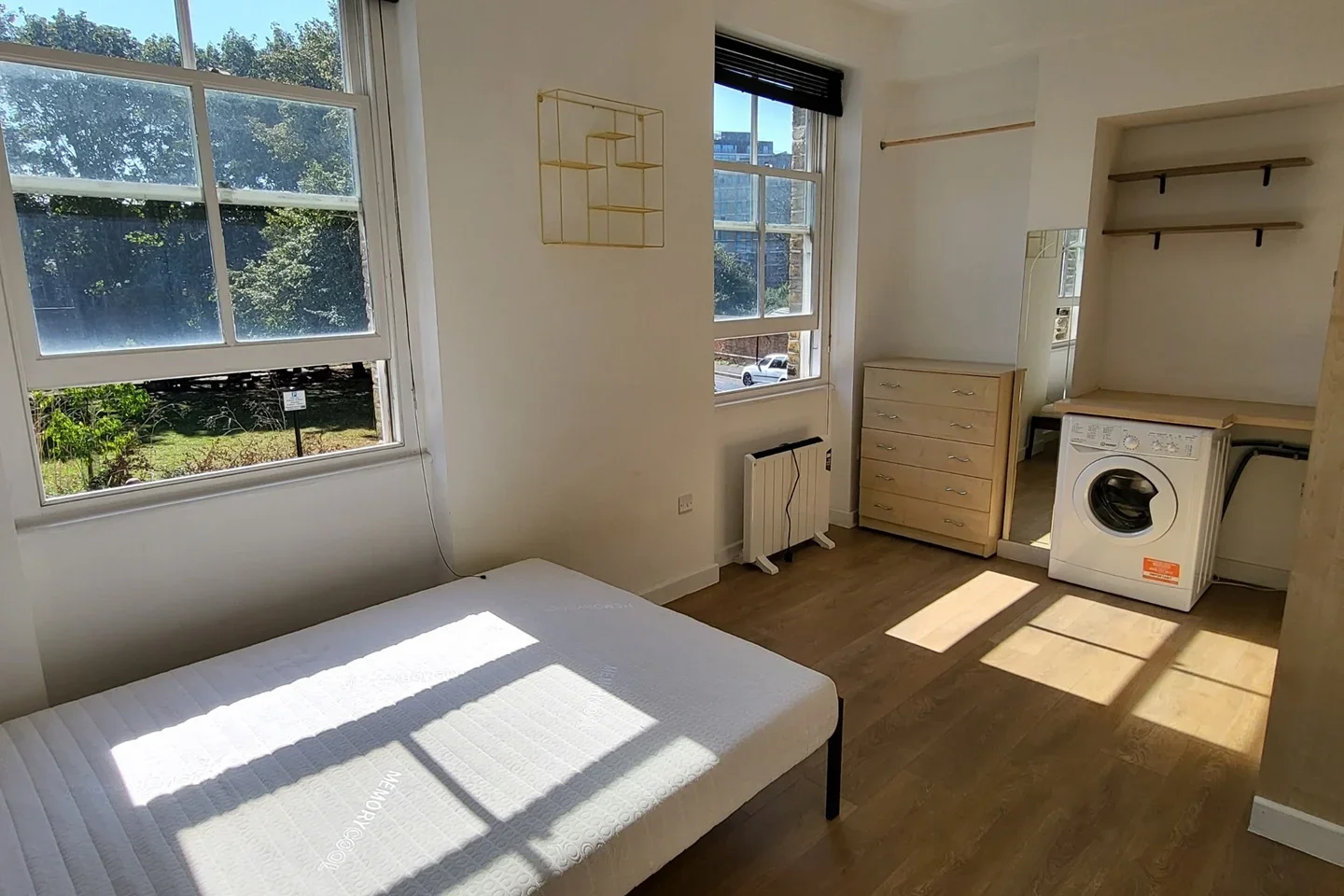 Flat Rufford Street in Greater London