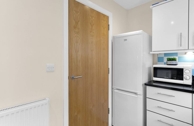 Flat Poole Lane in Borough of Spelthorne