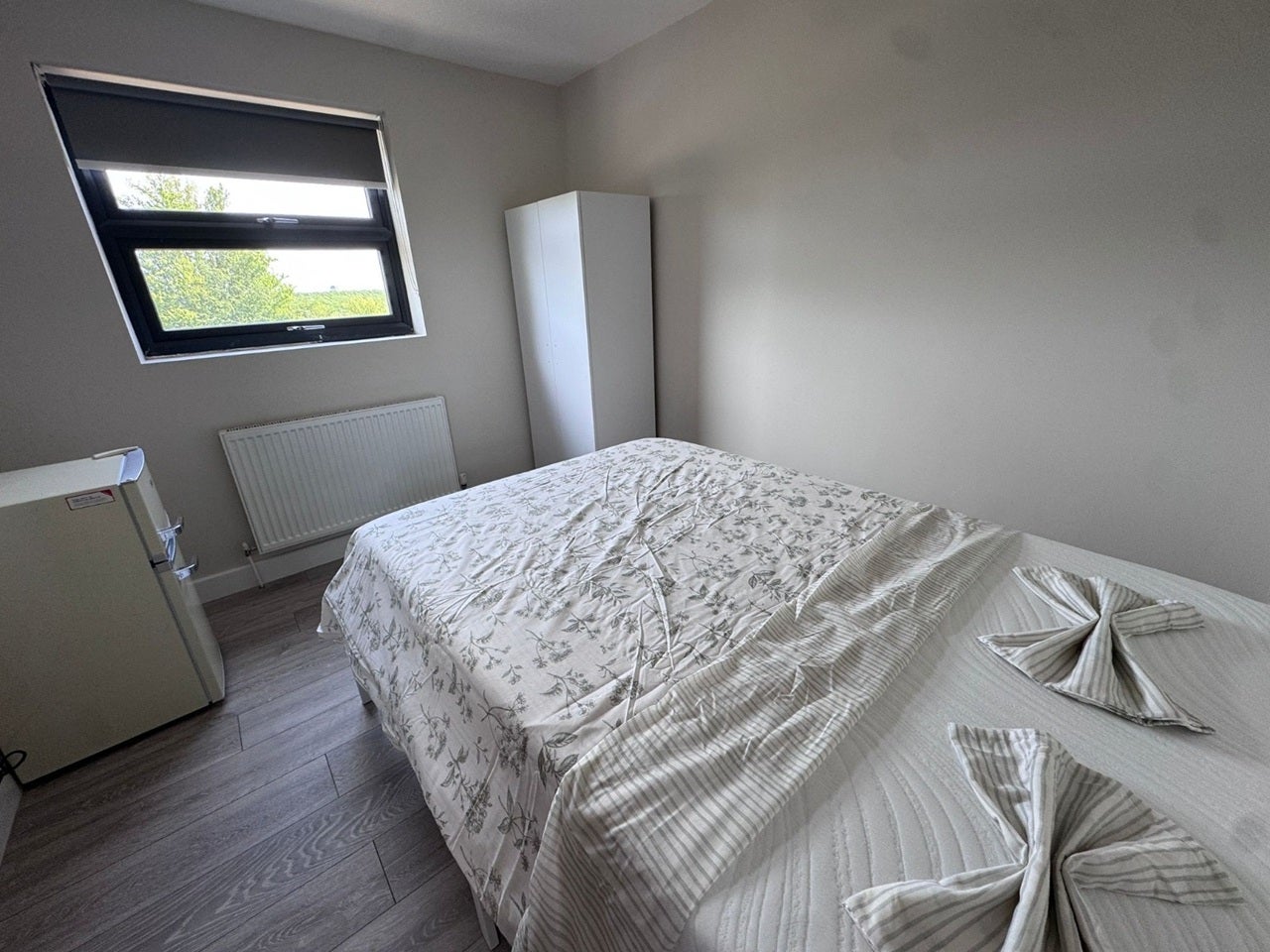 Room Marsh Lane in Greater London