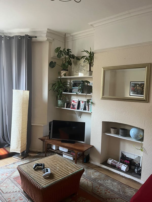 Room Roden Street in Greater London