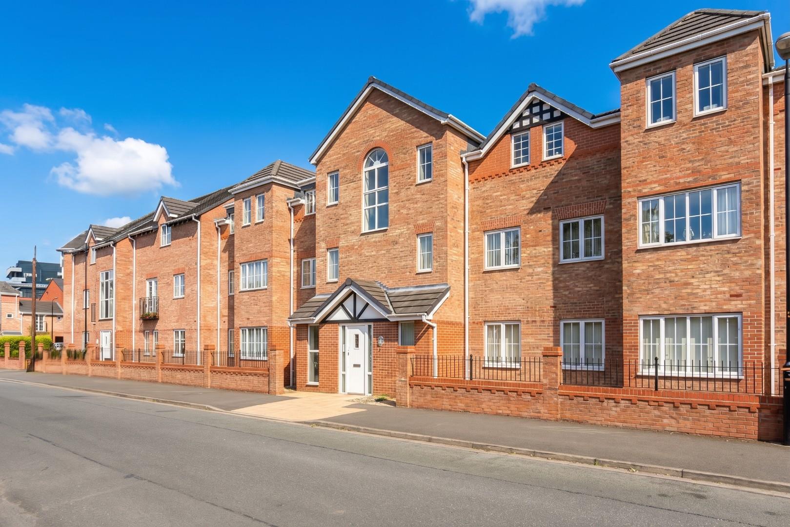 Flat Devonshire Road in Trafford