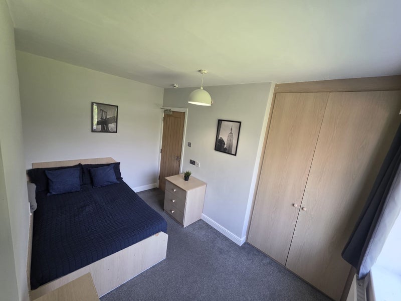 Room Winston Mount in Leeds
