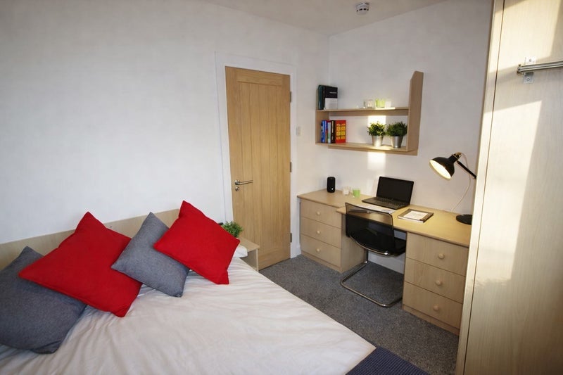 Room Winston Mount in Leeds