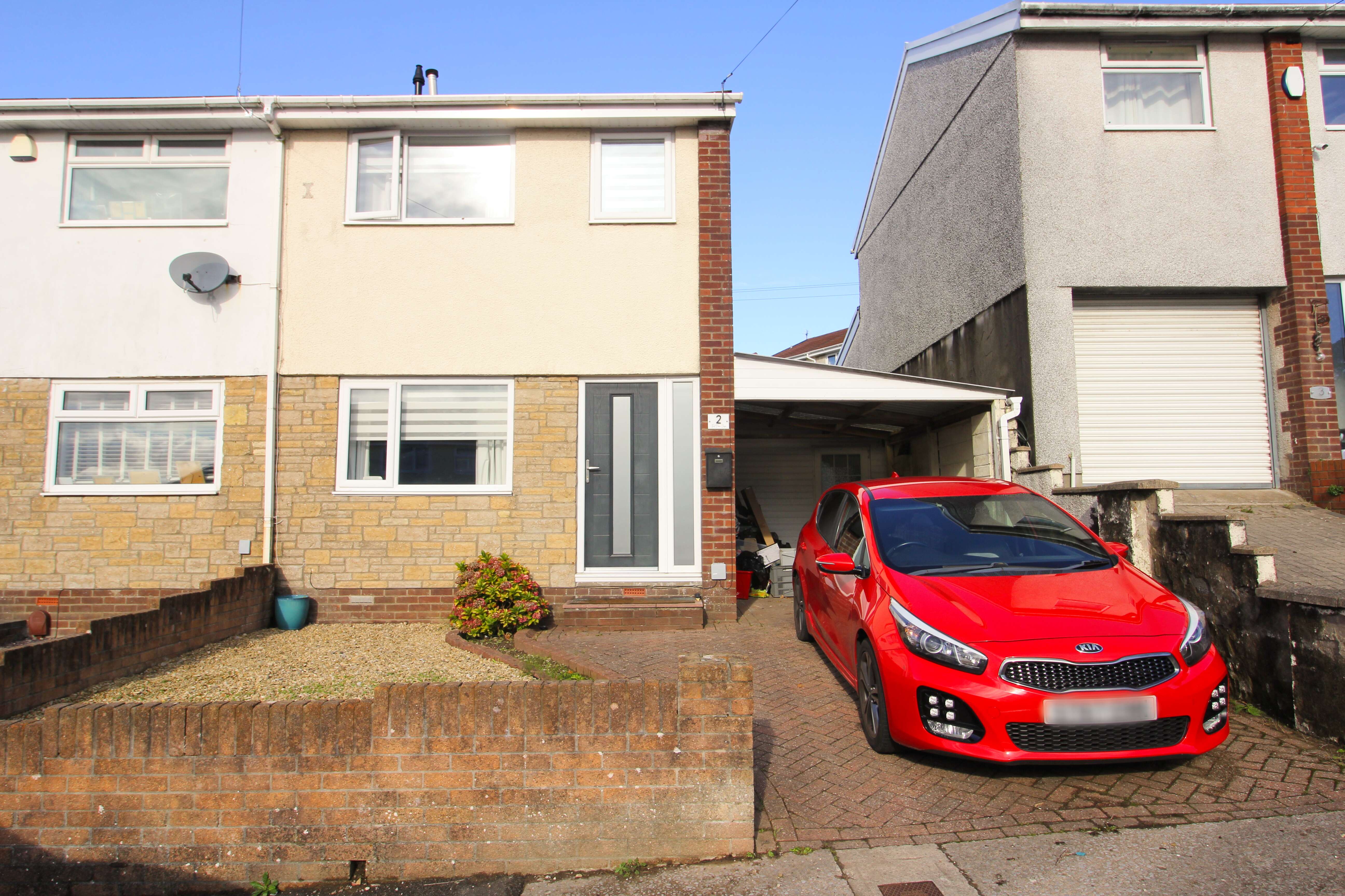 House Foel View Close in Llantwit Fardre