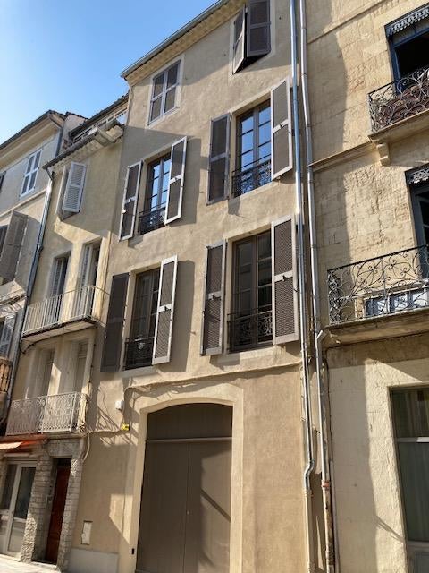 Appartement Place du Château à Nîmes