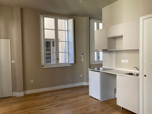 Appartement Place du Château à Nîmes