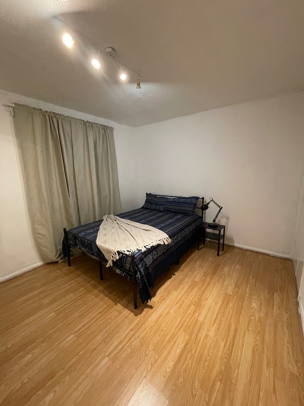 Room Canterbury Place in Greater London