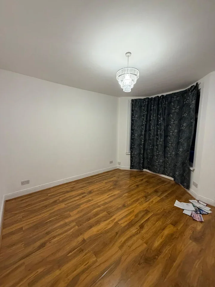 Room Leslie Grove in Greater London