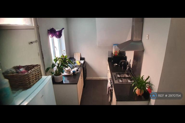 Flat Normanton Terrace in Newcastle upon Tyne